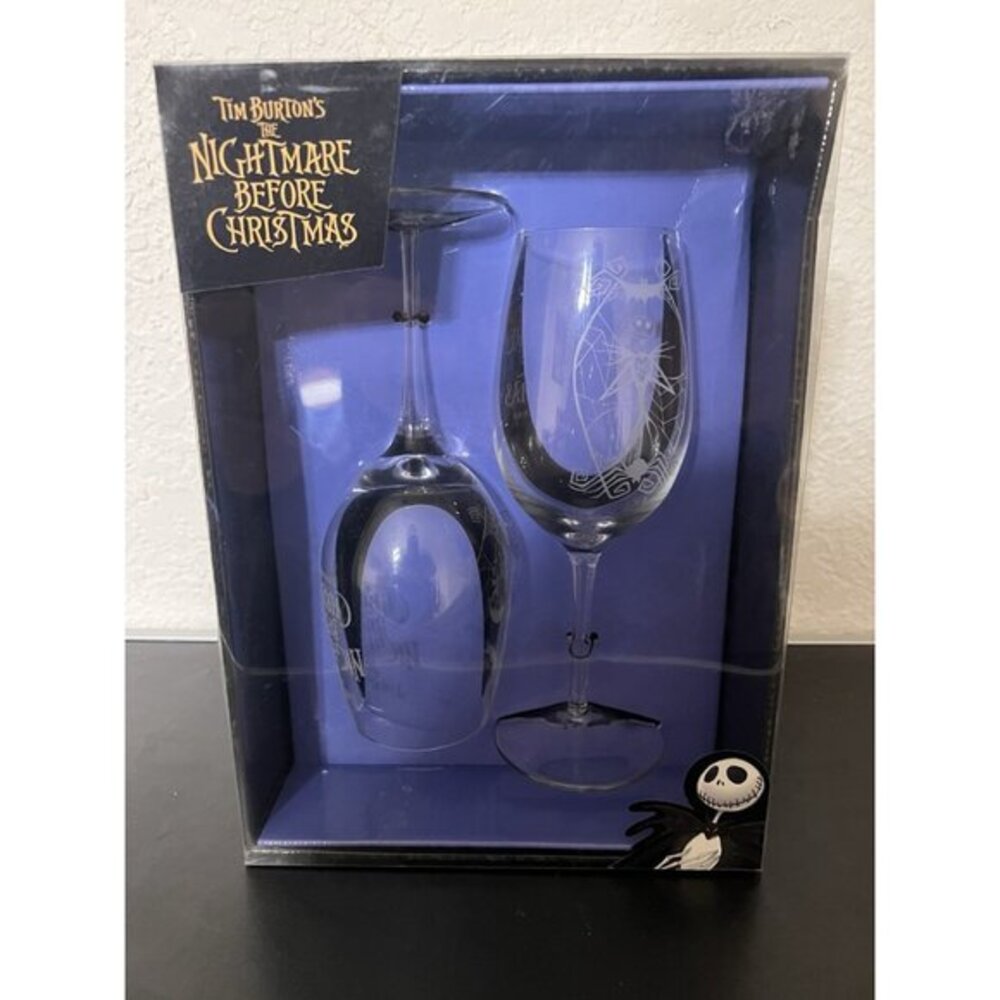 THE NIGHTMARE BEFORE CHRISTMAS   JACK AND SALLY WINE GLASS SET